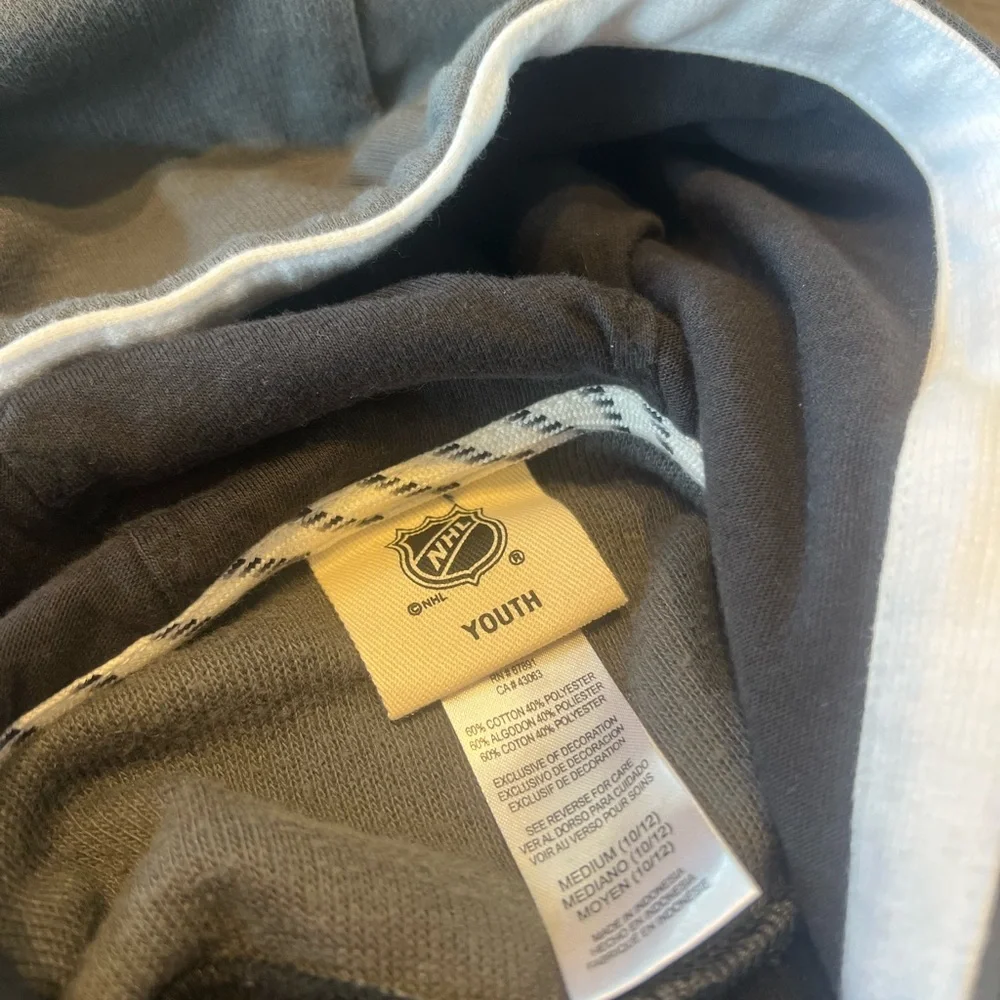 Vegas Golden Knights Black Asset Pullover Hoodie - Picture 4 of 6